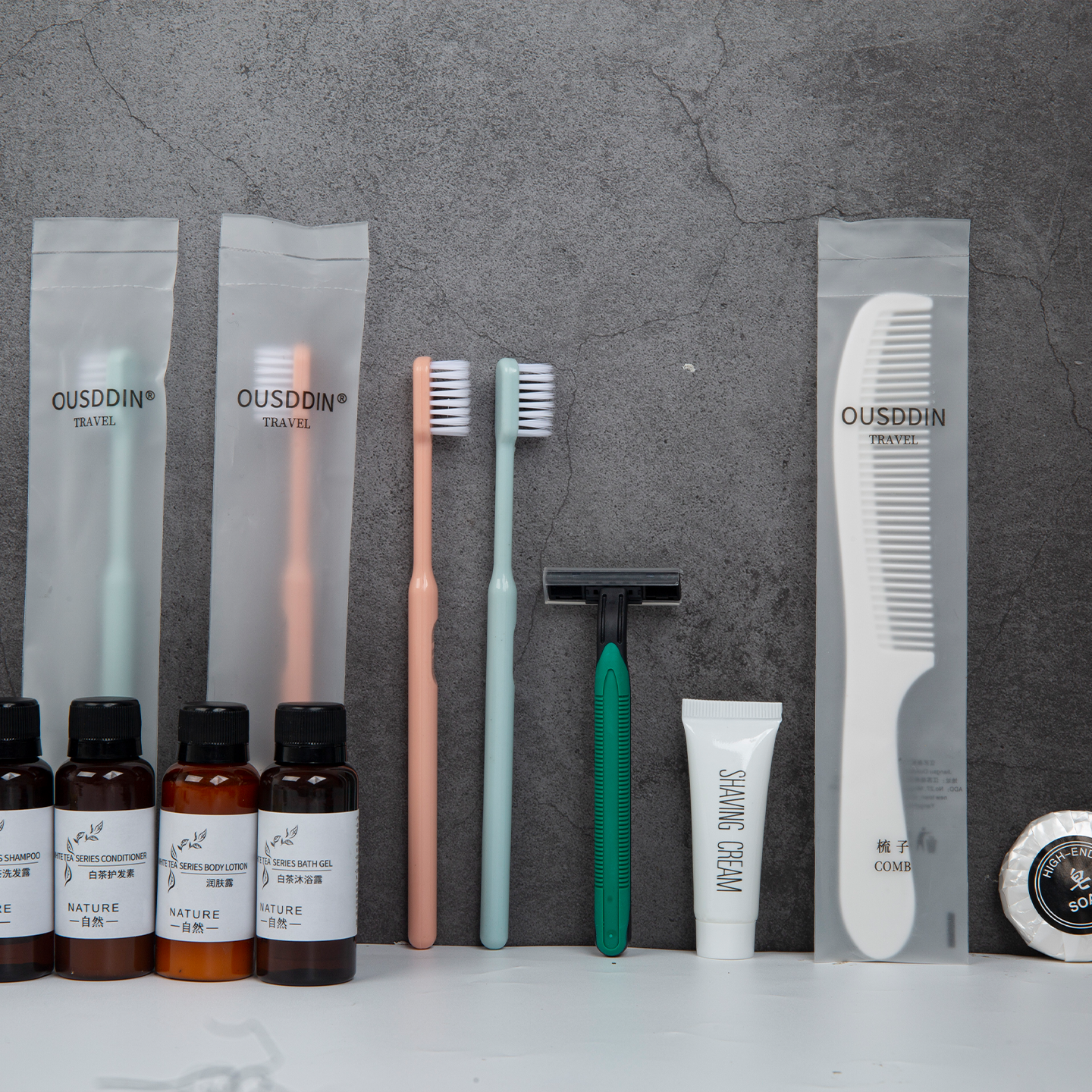 Custom Logo Disposable Soft Film Toothbrush and Toothpaste Set Black Hotel Amenities Toothbrushes Hotel Supplies