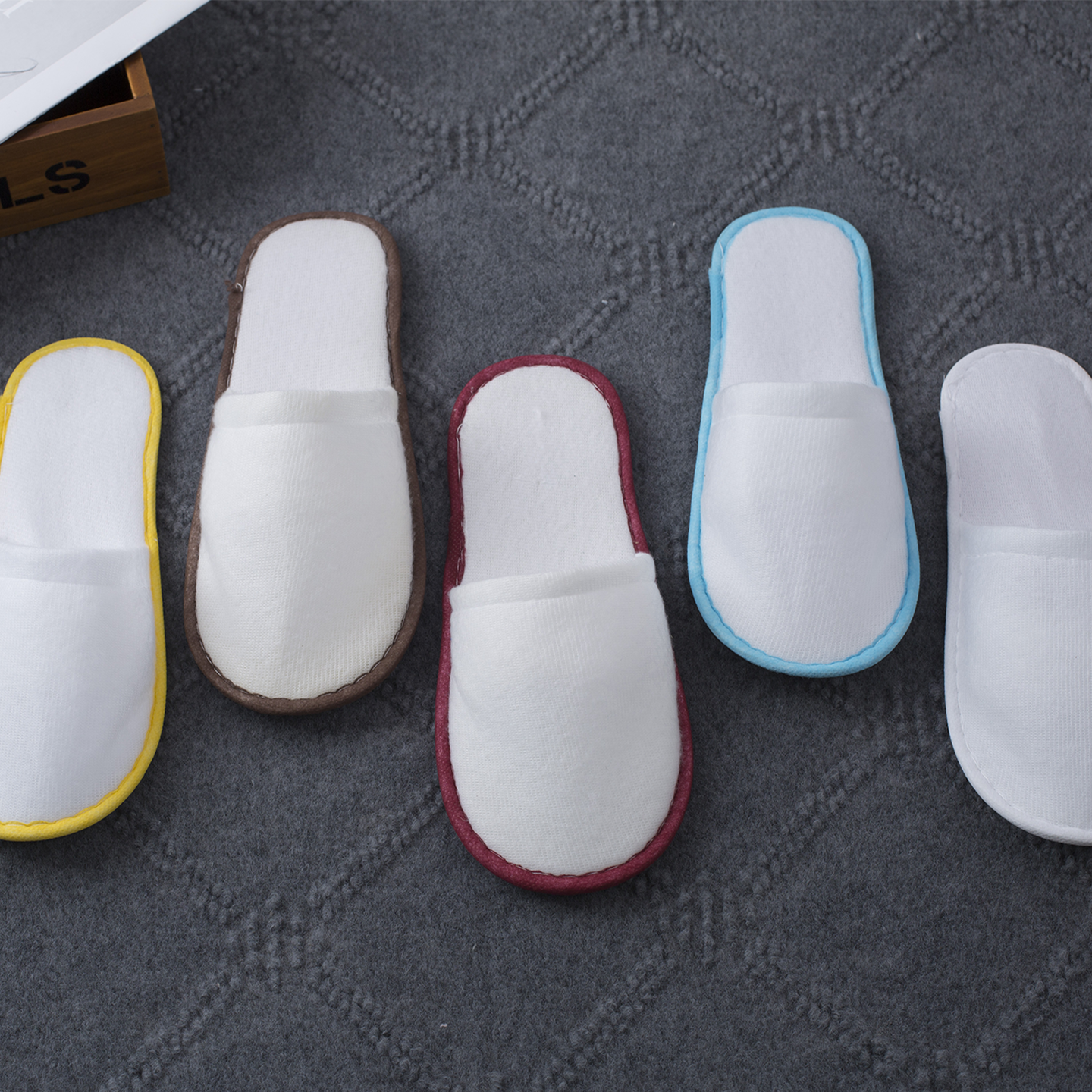 Custom Luxury Disposable Pulled Fabric Spa Slippers with Custom Logo Personalized Hotel Amenities for Spa Travel Guests - Image 3