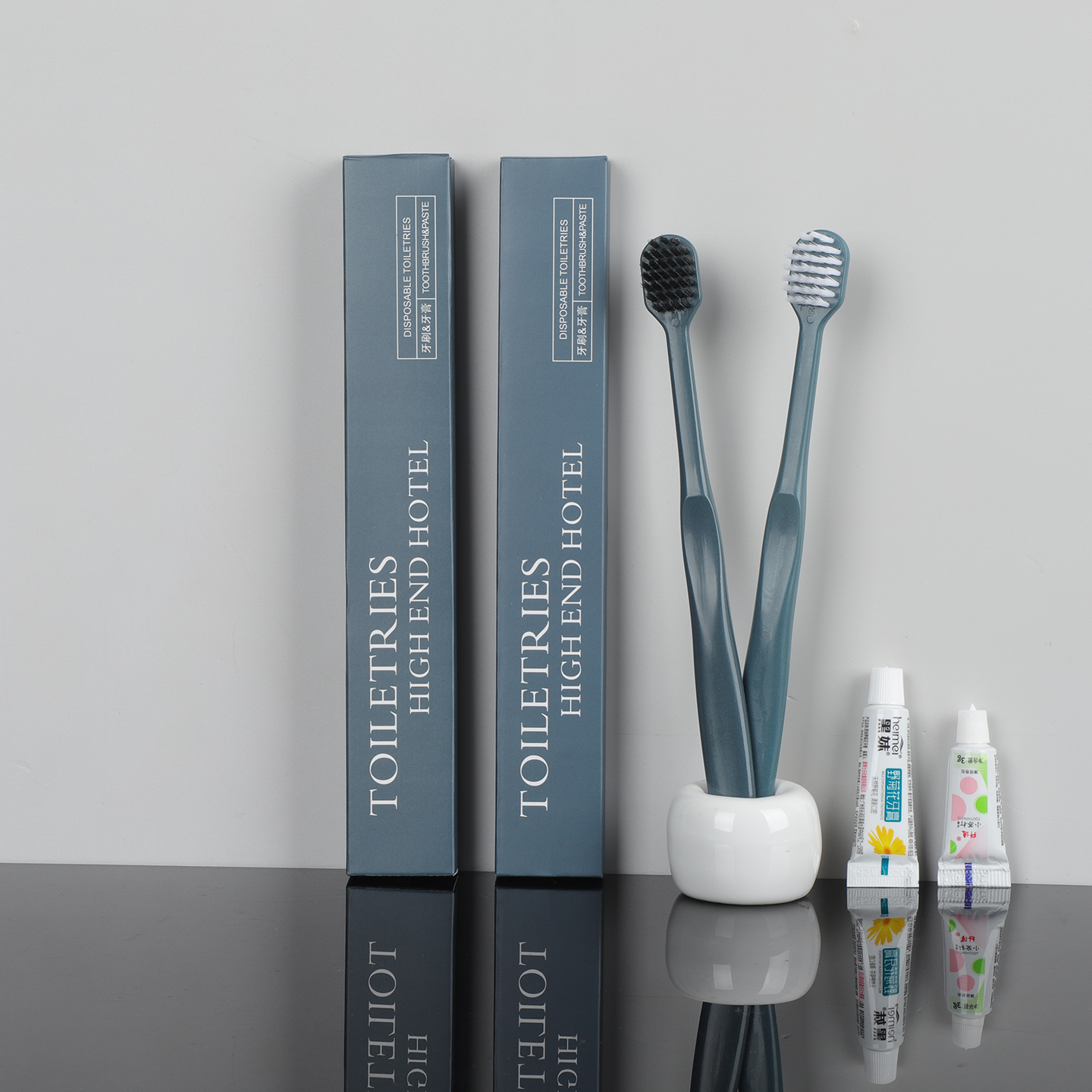Custom Logo Disposable Toothbrush and Toothpaste Set Box Hotel Amenities Toothbrushes Hotel Supplies