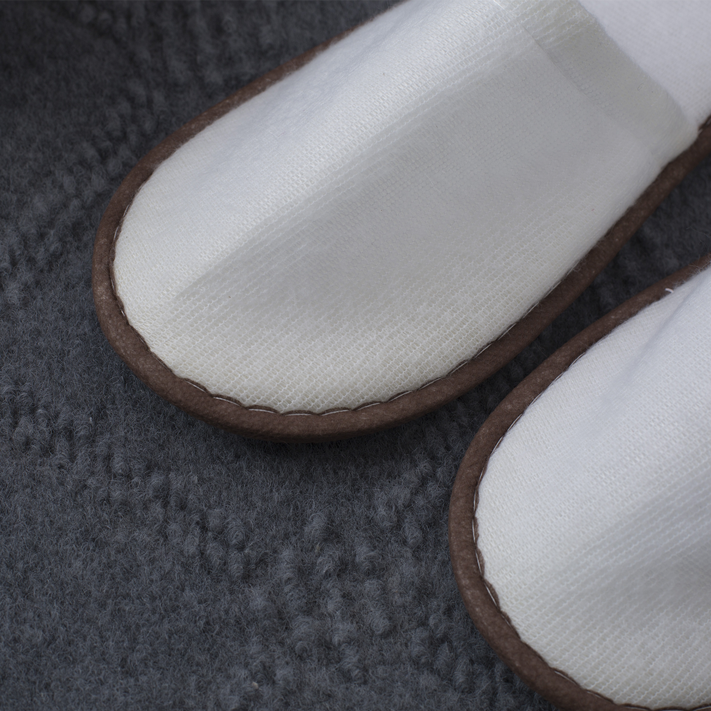 Custom Luxury Disposable Pulled Fabric Spa Slippers with Custom Logo Personalized Hotel Amenities for Spa Travel Guests - Image 4