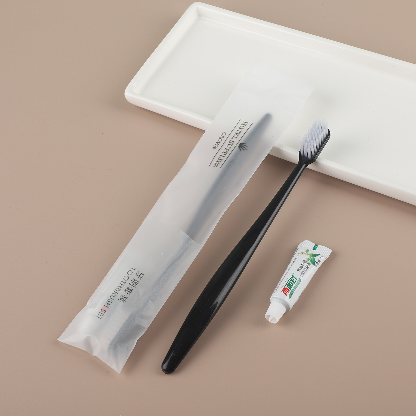 Custom Logo Disposable Soft Film Toothbrush and Toothpaste Set Black Hotel Amenities Toothbrushes Hotel Supplies – Image 2