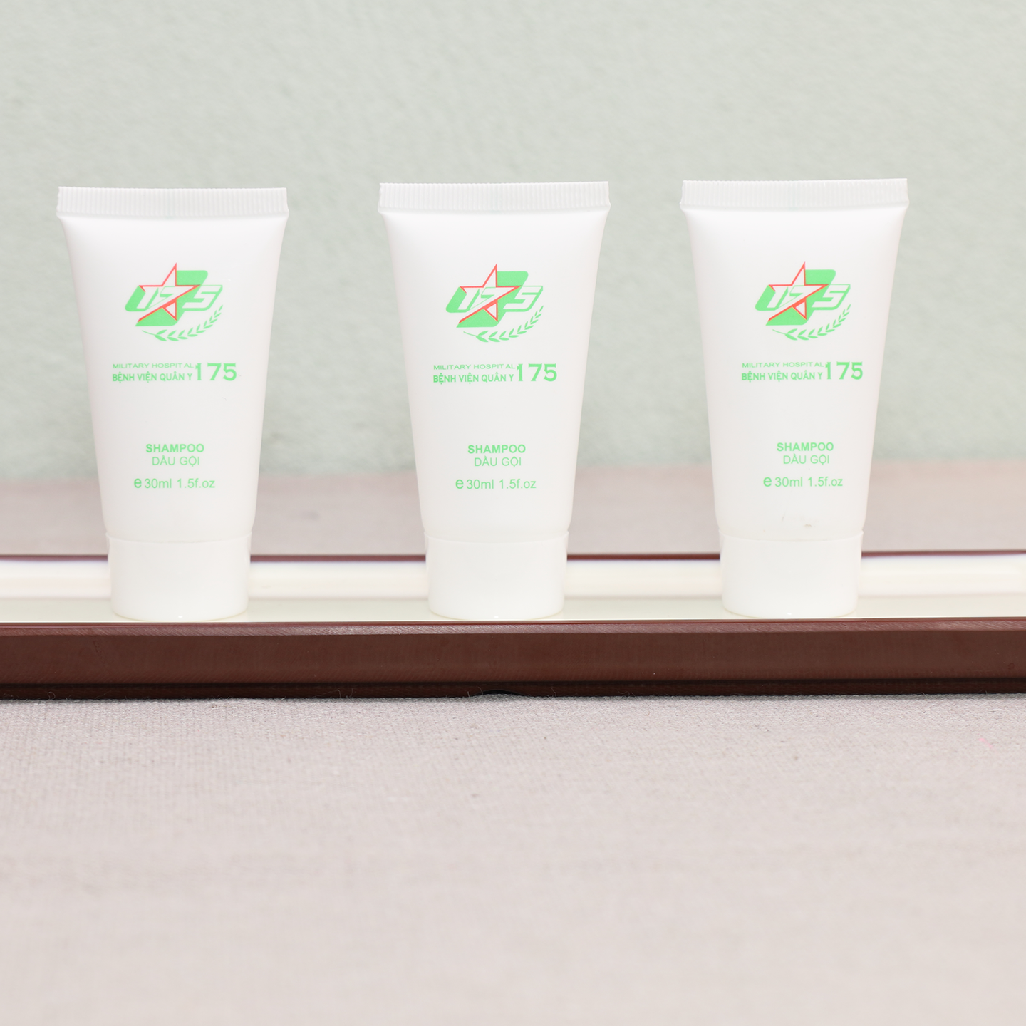 OEM 30ml Custom Luxury Bath Shower Amenities 5 Star Travel Hotel Shampoo Gel Made From Quality Plastic for Your Guests - Imagem 2