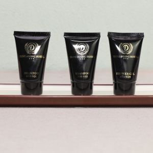 East West Star Hotel 25 ml Glossy Flexible Hose Travel Toiletries Kit Lavish Quality Gold Foil Custom Logo Hotel Amenities Set