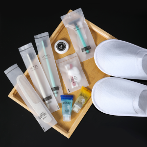 Wholesale Toiletry Bag Hotel slippers High End Factory Hotel Supplies Private Label Hotel Amenities Sets for Travel