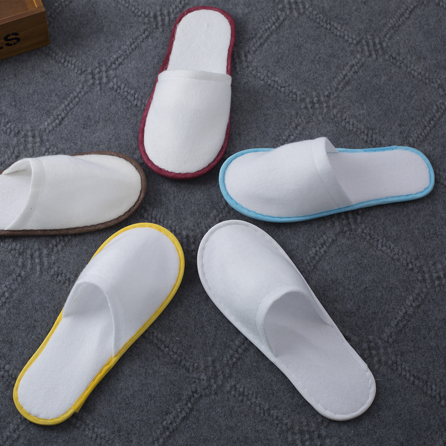 Custom Luxury Disposable Pulled Fabric Spa Slippers with Custom Logo Personalized Hotel Amenities for Spa Travel Guests - Image 2