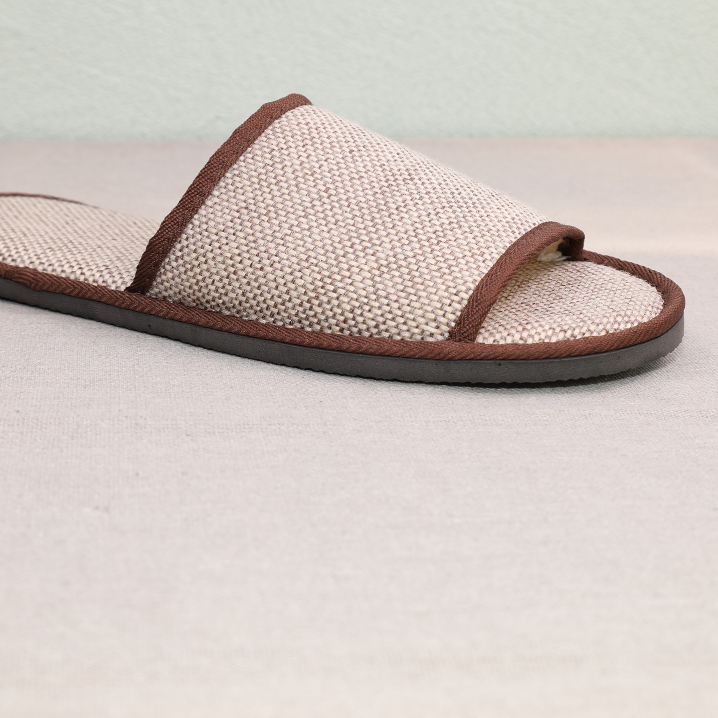 Custom Personalized Luxury Disposable LinenSpa Slippers with Custom Logo Travel Guest Amenities for Hotel and Spa - Image 4