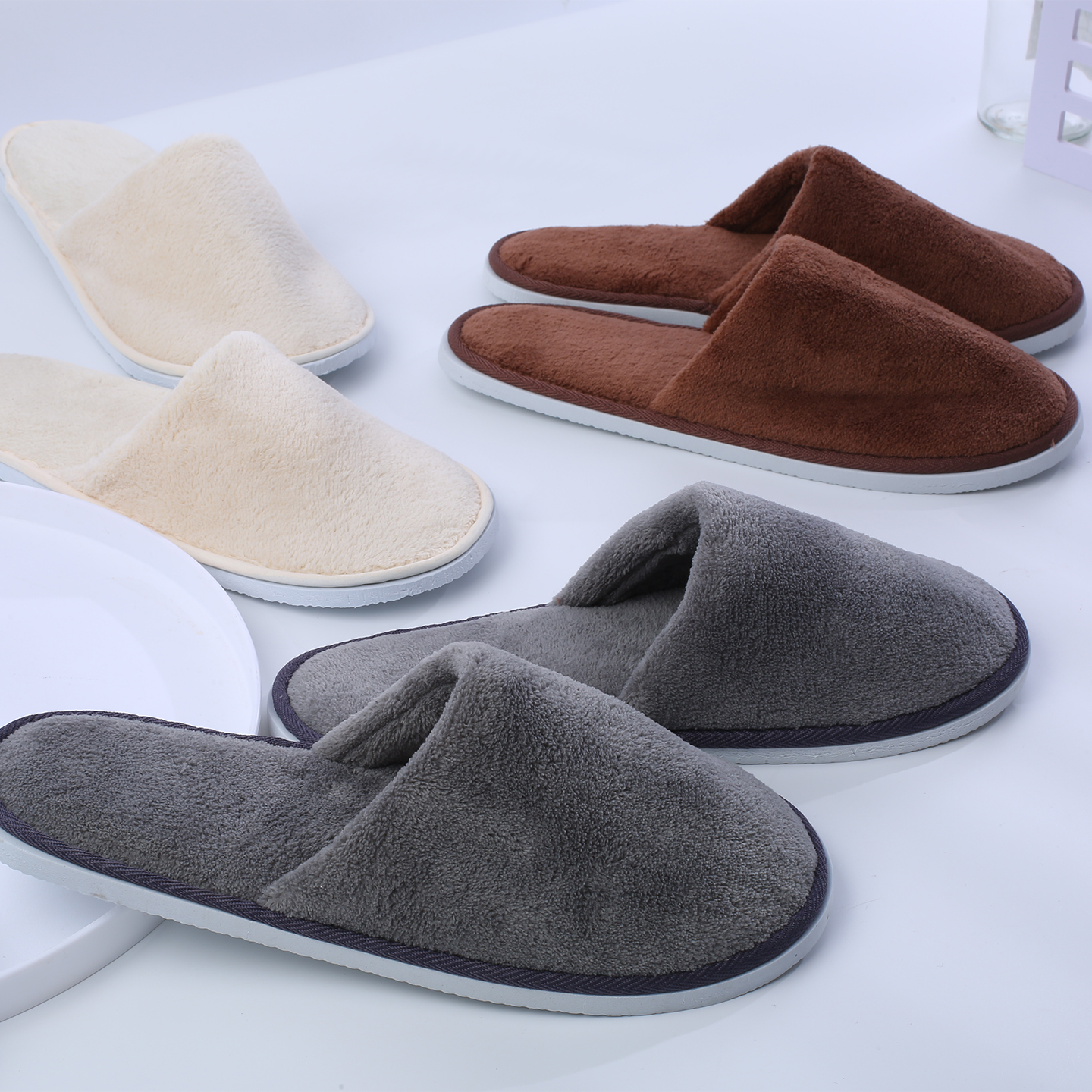 Luxury Wholesale Velvet Soft Premium Hotel Slippers Custom Logo Women Unisex Coral Fleece Disposable Hotel Spa Slippers - Imagen 5