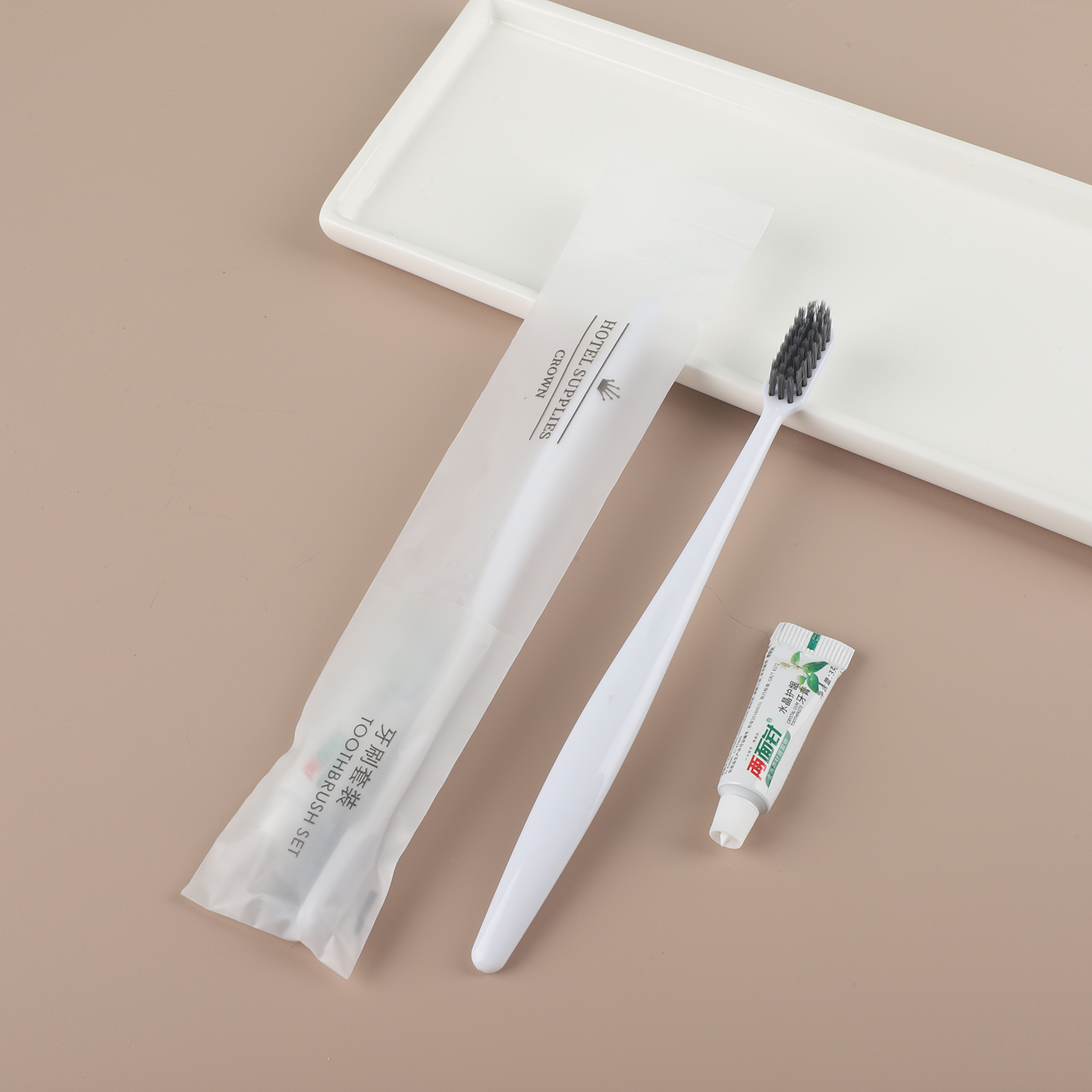 Custom Logo Disposable Soft Film Toothbrush and Toothpaste Set Black Hotel Amenities Toothbrushes Hotel Supplies – Image 3