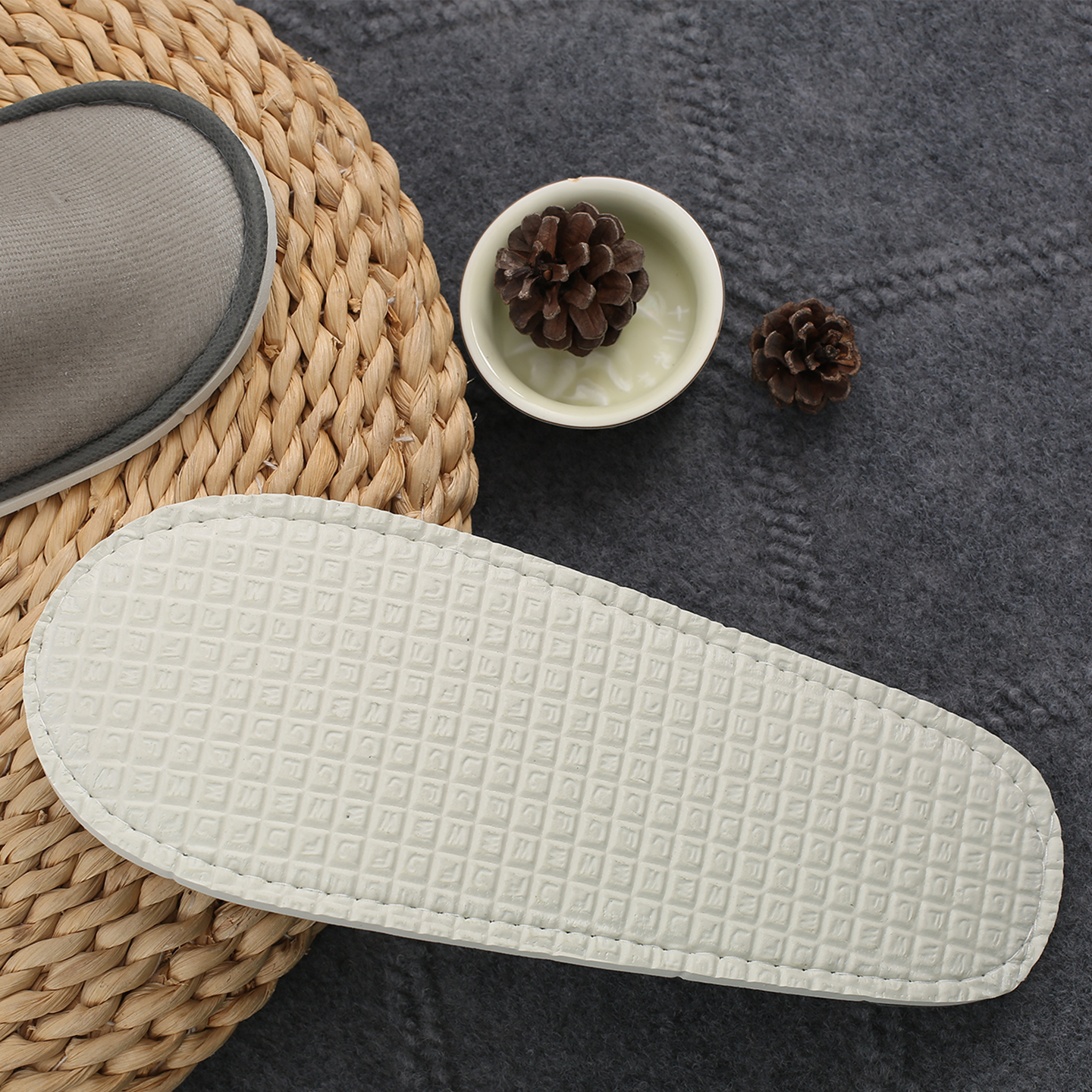 Custom Luxury Disposable Pulled Fabric Spa Slippers with Custom Logo Personalized Hotel Amenities for Spa Travel Guests - Imagem 6