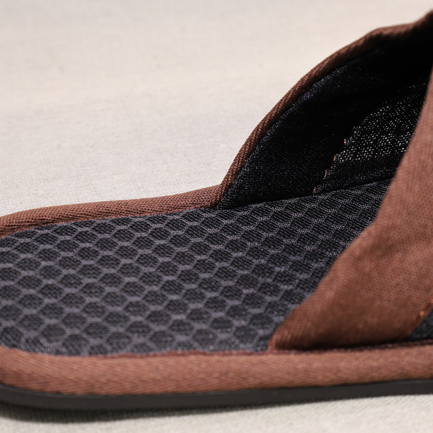 OEM Luxury Custom Disposable Hotel Slippers with Logo Eco-Friendly Spa Features for Hotels - 图片 6