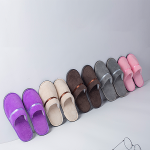 Customized Luxury Comfort Coral Fleece Room Slippers Closed Toe Disposable Soft Slipper Hotel Amenities