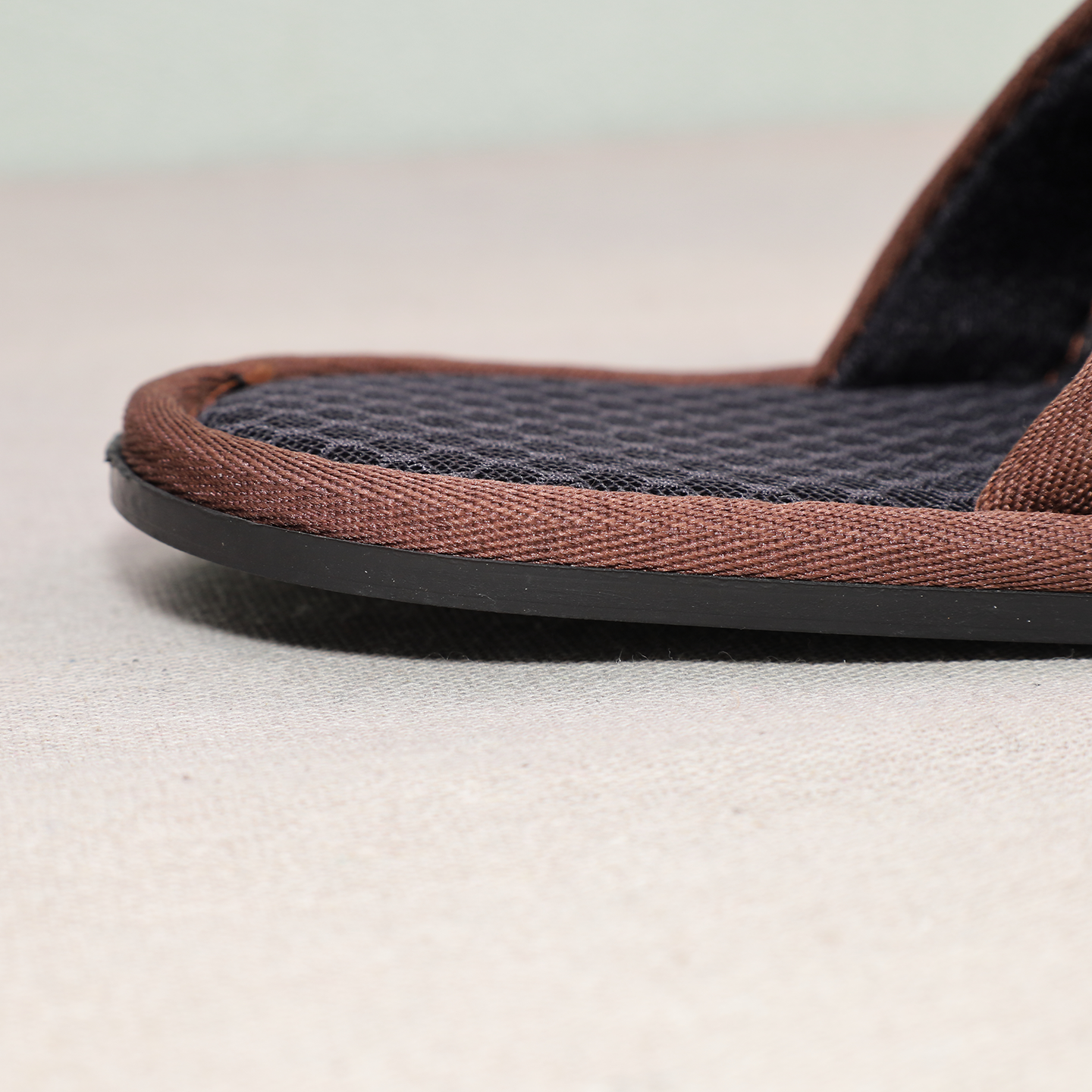 OEM Luxury Custom Disposable Hotel Slippers with Logo Eco-Friendly Spa Features for Hotels - 图片 5